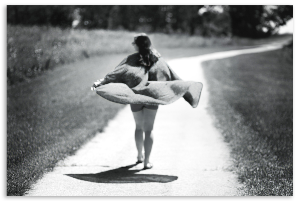 Grapevine Senior Pictures Girl leaving home